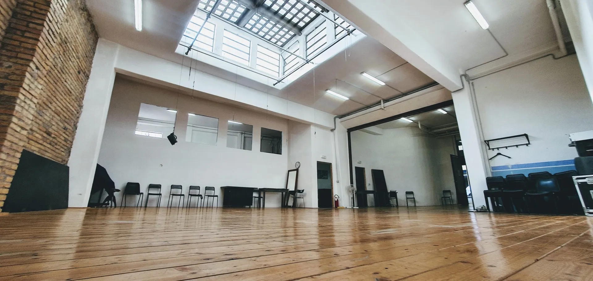 Spazio interno dell'Accademia Bordeaux — sala prove